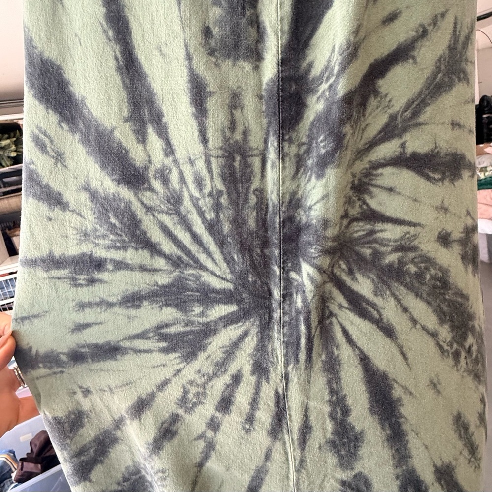 cloth & stone Green Tie-Dye V‑Neck Wide‑Leg Jumpsuit - Picture 11 of 13